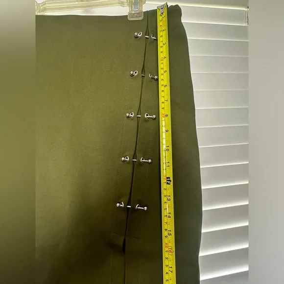 MISSGUIDED green skirt with metal hardware - Picture 8 of 13